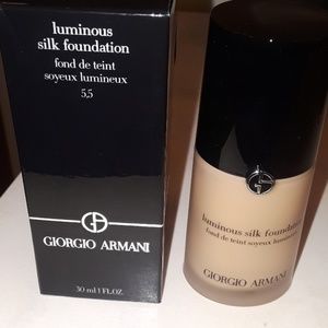 Giorgio Armani Luminous Silk Foundation